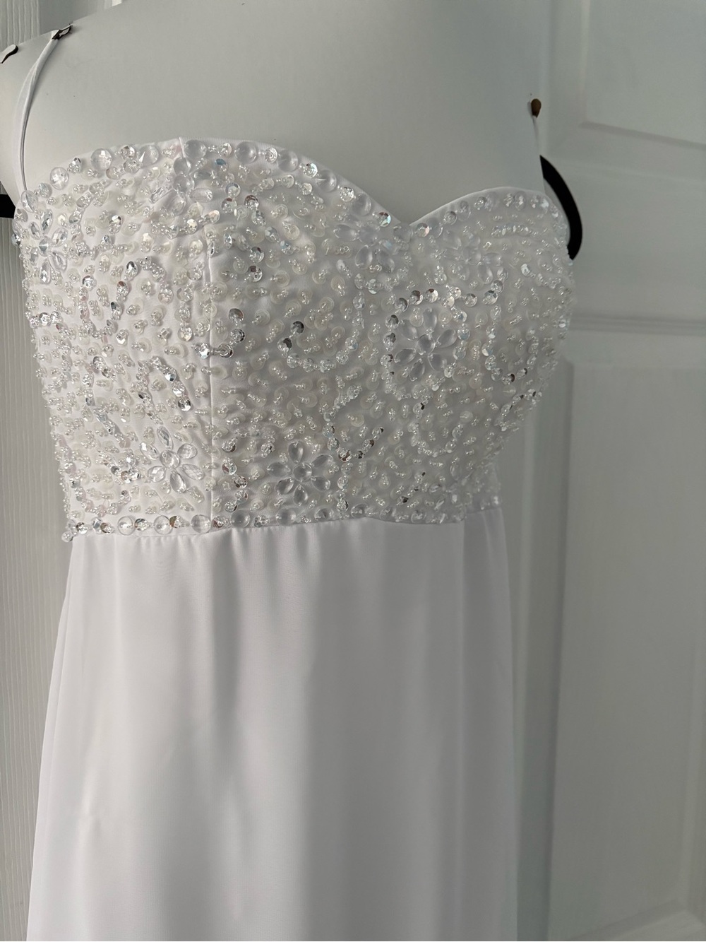 White Beaded Women's Wedding Dress
